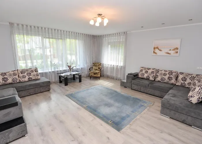 Poilsis Prie Dineikos Parko Guest house